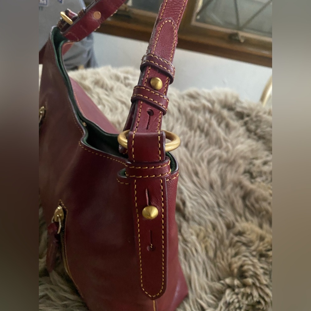 EUC DOONEY & BOURKE COOPER Chestnut Premium Florentine Leather Hobo (EXCELLENT) - Picture 7 of 13